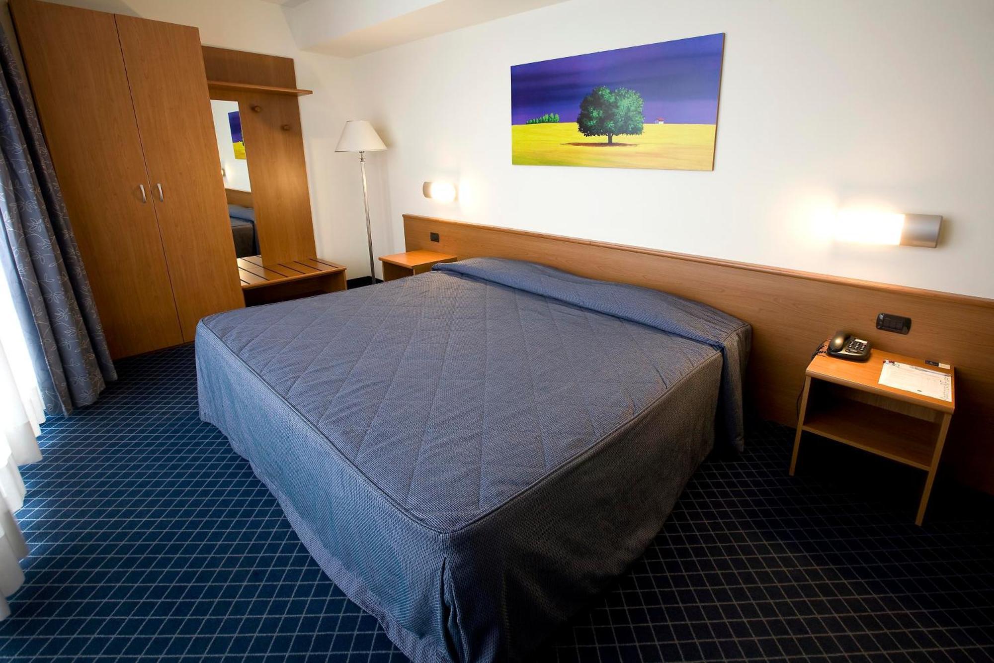 Hotel Gallia 3*