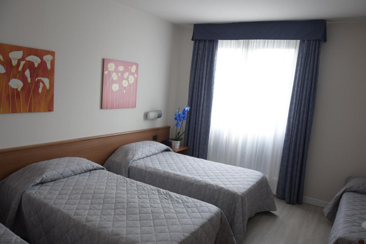 Hotel Gallia 3*